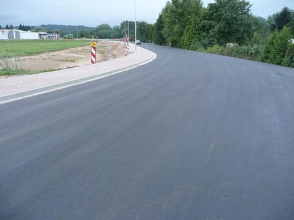 Zufahrtsstraße zum Industriegebiet West IV